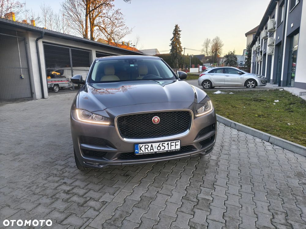 Jaguar F-Pace 2.0 i4D AWD Prestige - 3