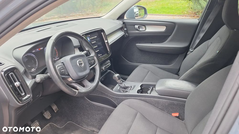 Volvo XC 40 T3 Momentum - 12
