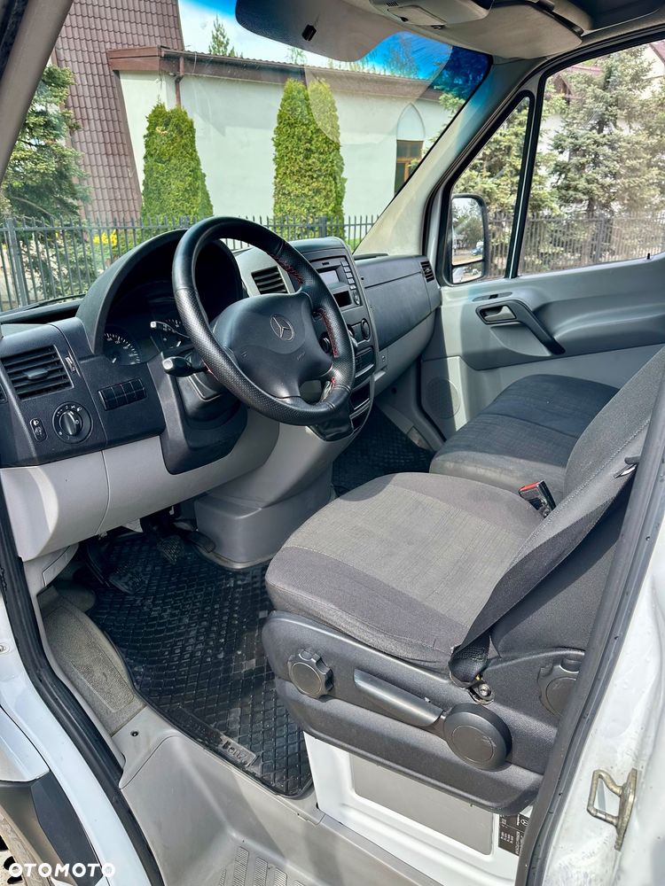 Mercedes-Benz Sprinter - 12