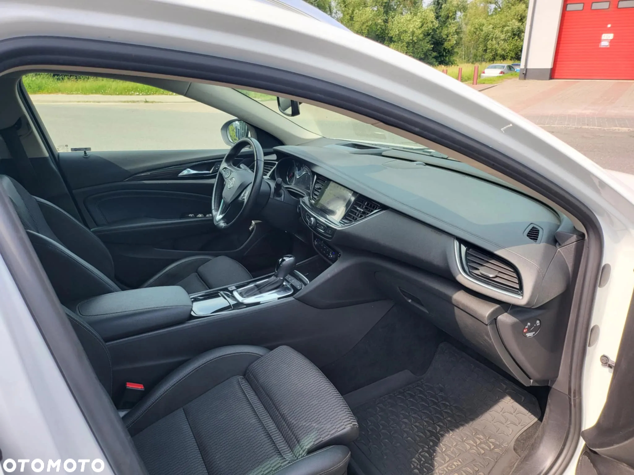 Opel Insignia Country Tourer 2.0 BiTrb D 4x4 Automatik - 9