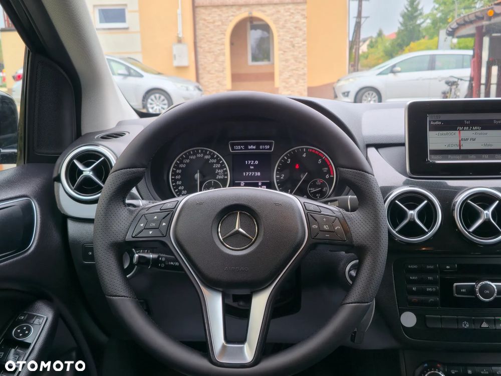 Mercedes-Benz Klasa B 180 CDI (BlueEFFICIENCY) 7G-DCT - 21