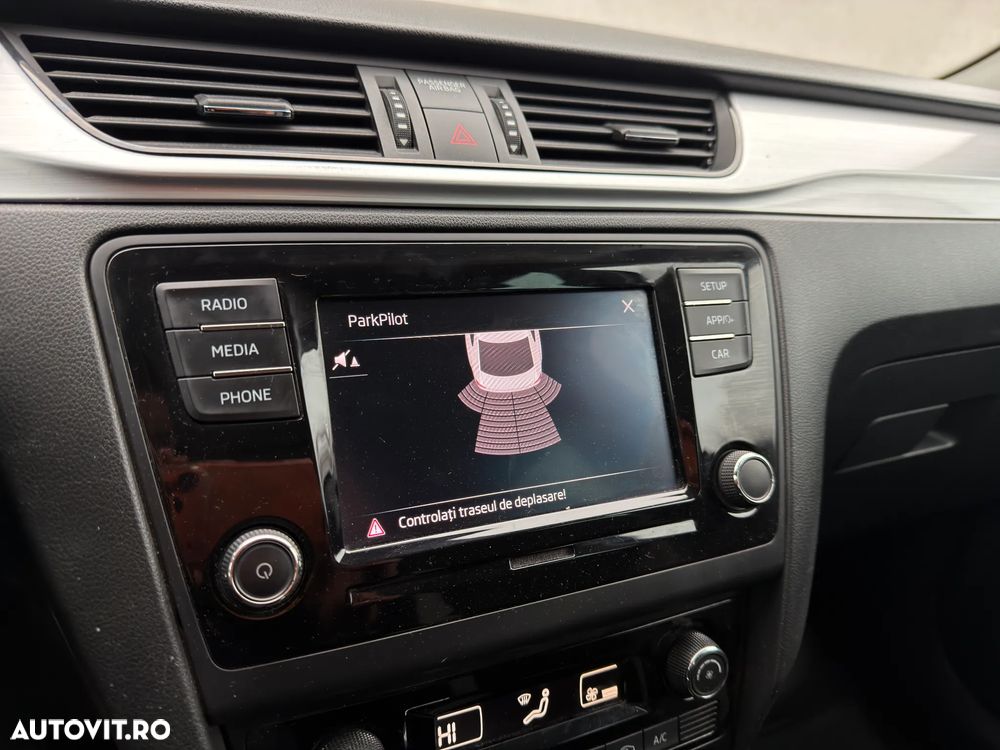 Skoda RAPID 1.0 TSI DSG Style - 17