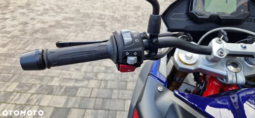 BMW G - 17