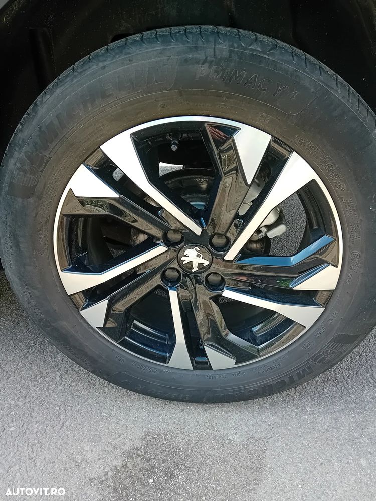 Peugeot 2008 1.2 PureTech Turbo S&S Active - 10