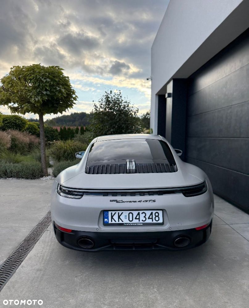Porsche 911 Carrera 4 GTS - 4