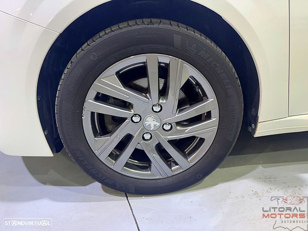 Peugeot 208 1.2 PureTech Active Pack - 12