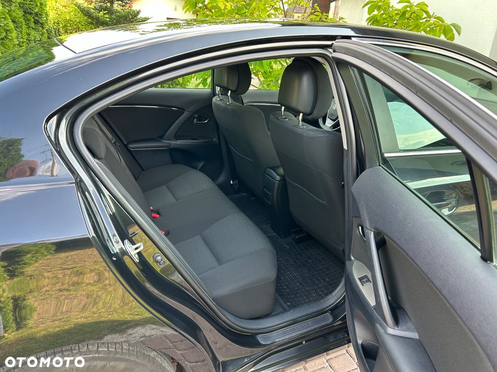 Toyota Avensis 1.8 Luna MS - 11