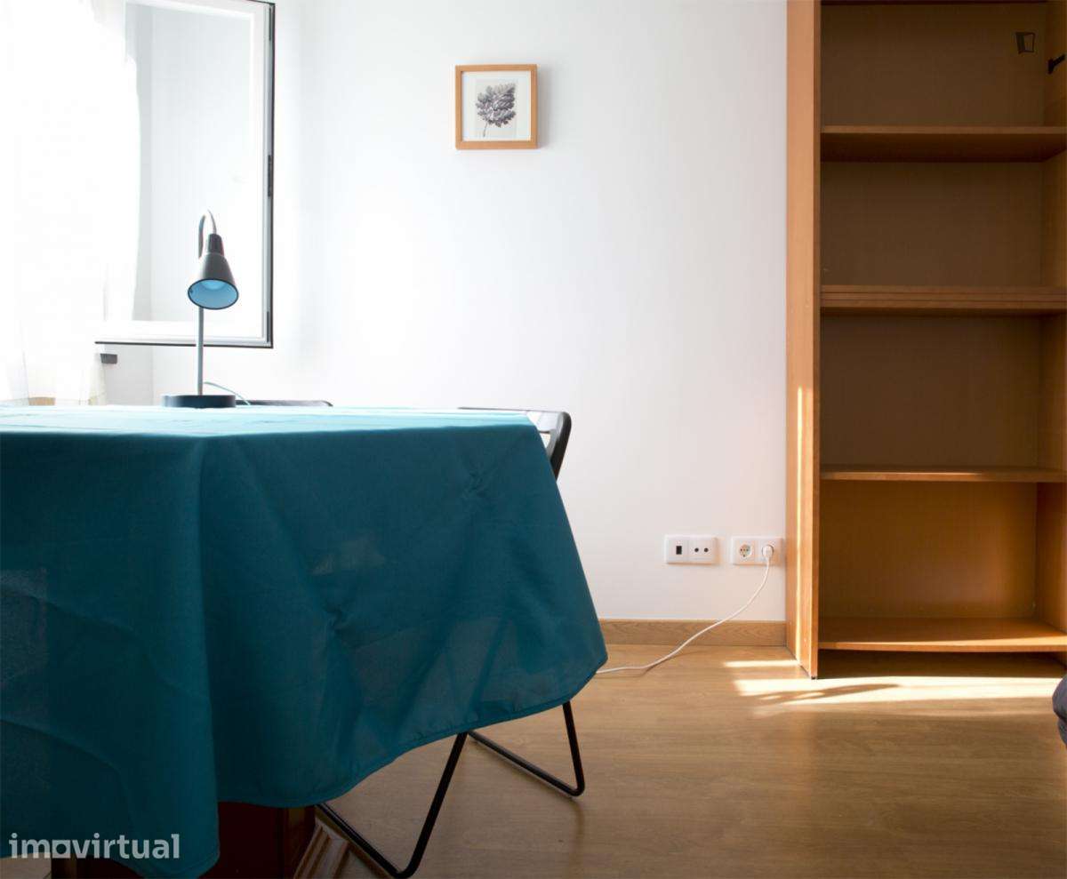 Quarto - localizado em Carnide Lisbon - Grande imagem: 2/24