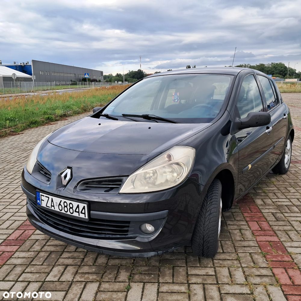 Renault Clio 1.2 16V Alize - 1