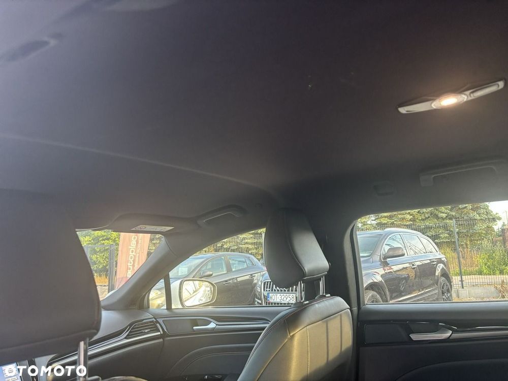Ford Mondeo - 35