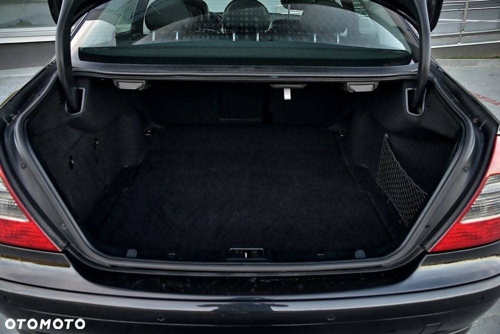 Mercedes-Benz Klasa E - 38