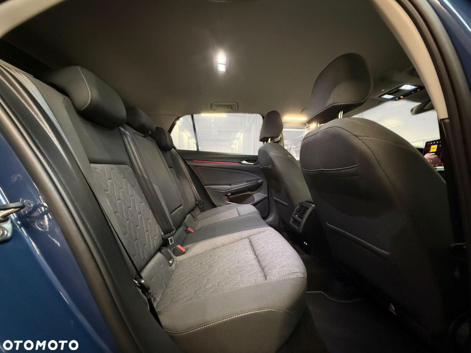 Volkswagen Golf - 22
