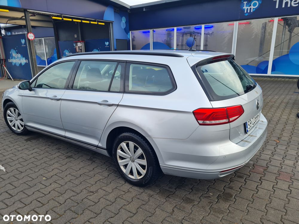 Volkswagen Passat Variant 2.0 TDI DSG (BlueMotion Technology) Trendline - 4