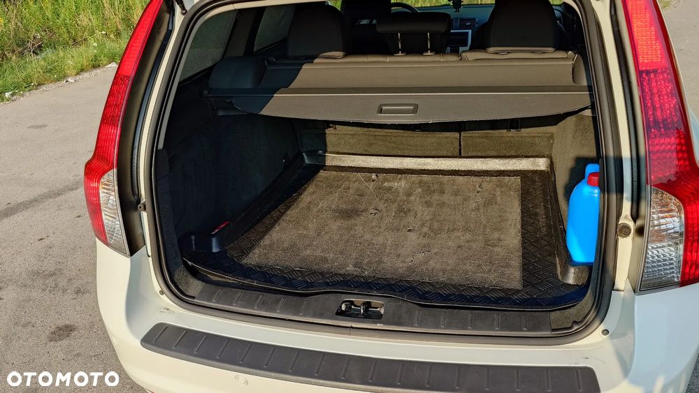 Volvo V50 D2 - 7