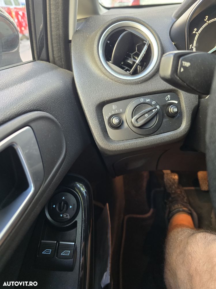 Ford Fiesta - 6