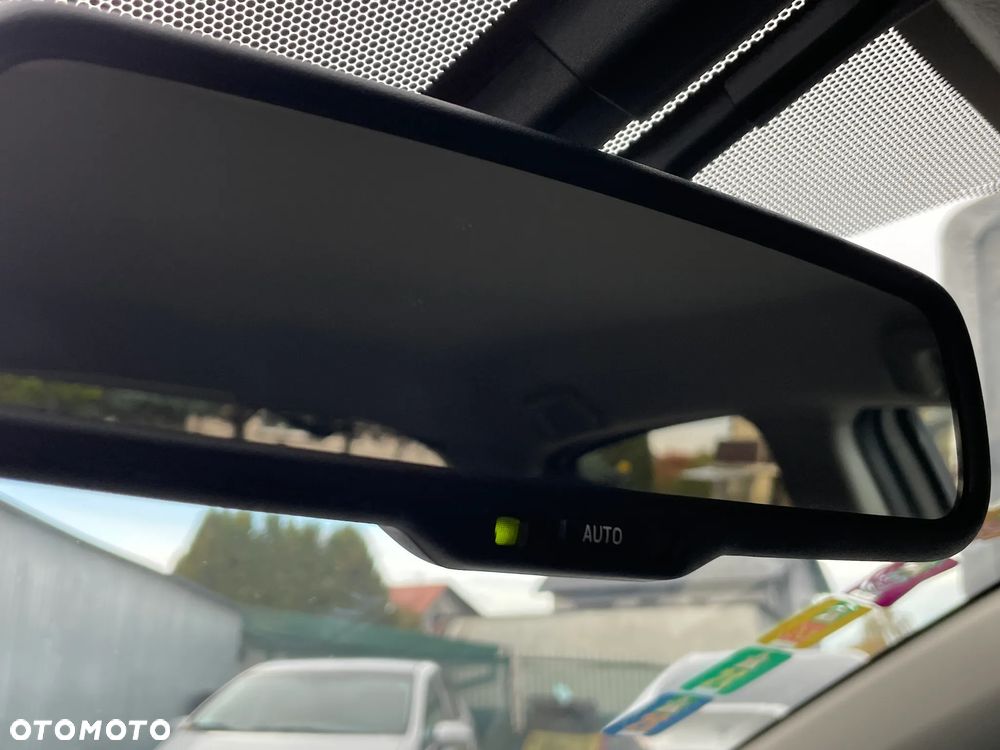 Toyota Yaris - 12