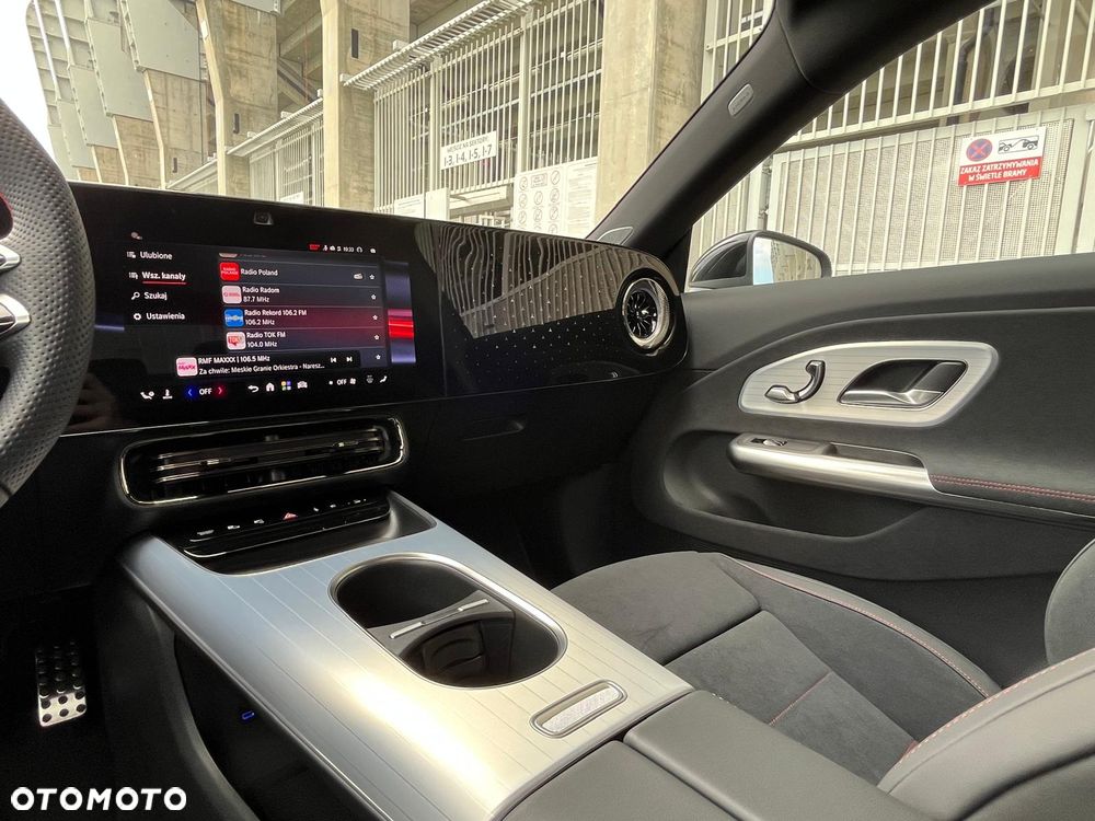 Mercedes-Benz CLA - 16