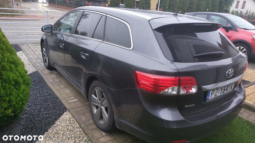 Toyota Avensis 2.0 D-4D Premium - 4