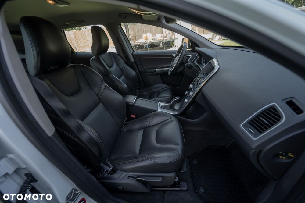 Volvo XC 60 D4 Geartronic Summum - 22