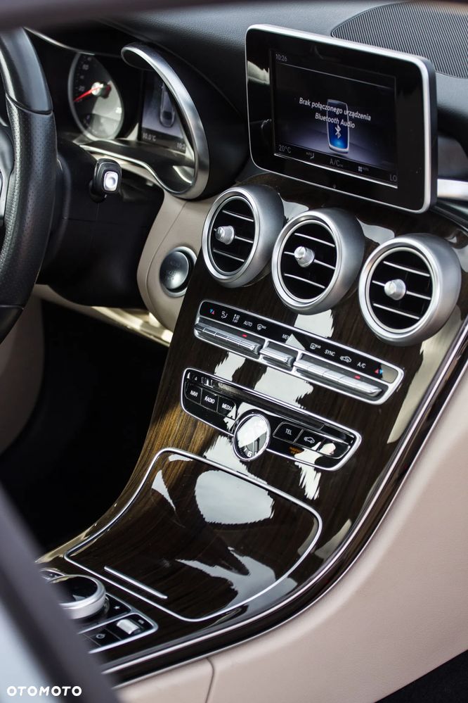 Mercedes-Benz Klasa C 300 9G-TRONIC Exclusive - 20