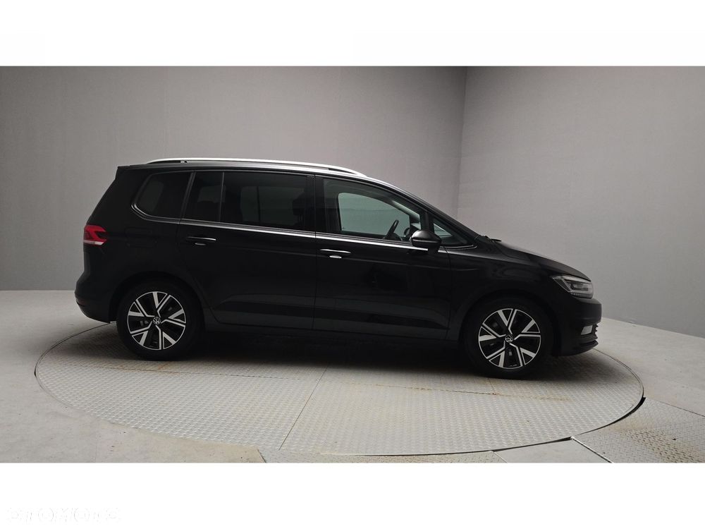 Volkswagen Touran - 4