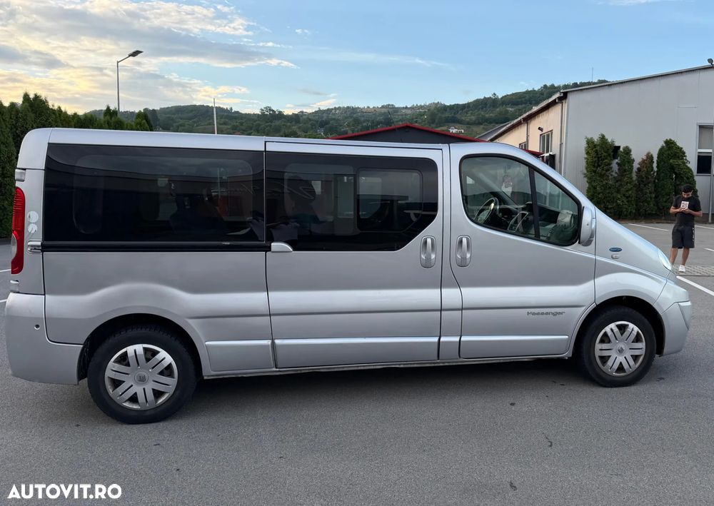 Renault Trafic Passenger L1H1 Authentique - 8
