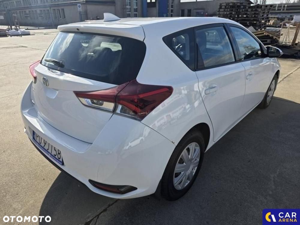 Toyota Auris - 5