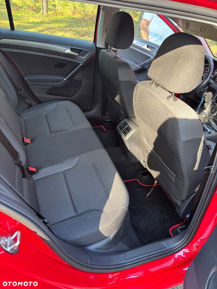 Volkswagen Golf - 11
