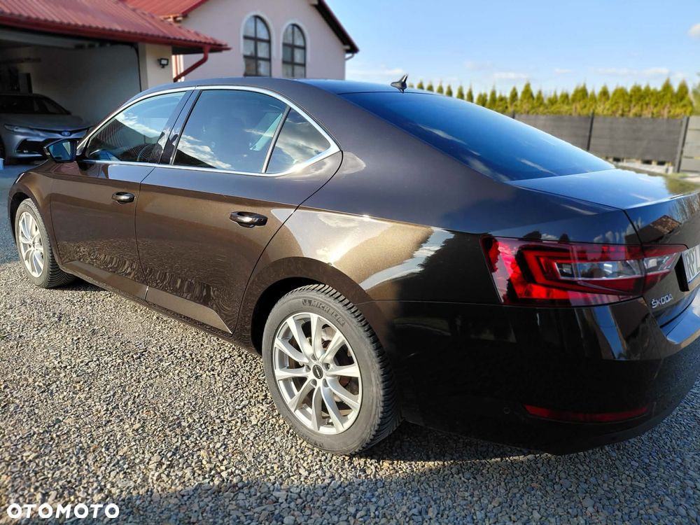 Skoda Superb 1.6 TDI GreenLine - 3