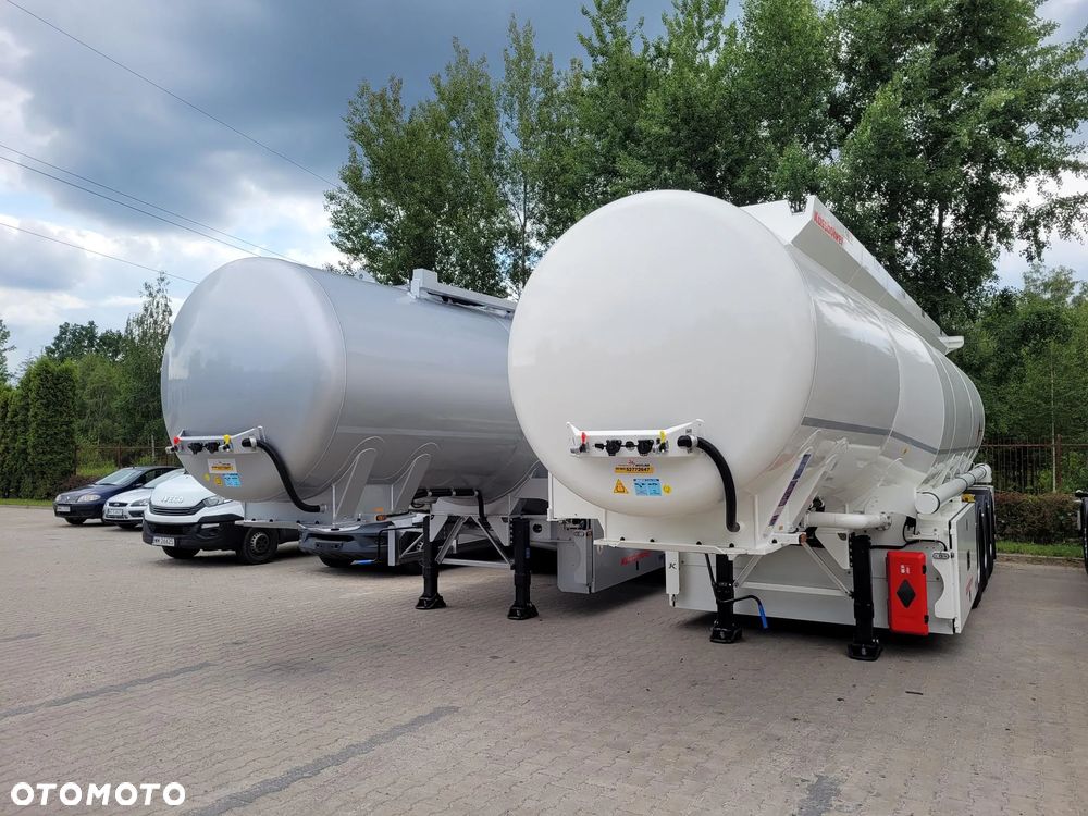 Kassbohrer STB 39 Cysterna Paliwowa - 2
