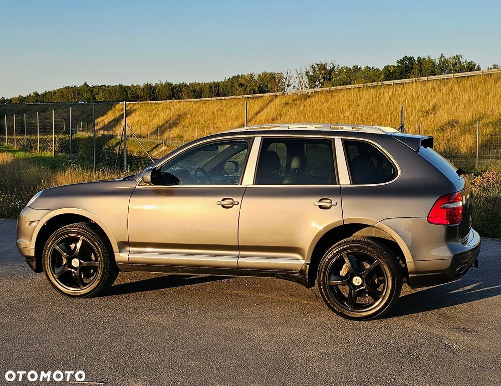 Porsche Cayenne - 8