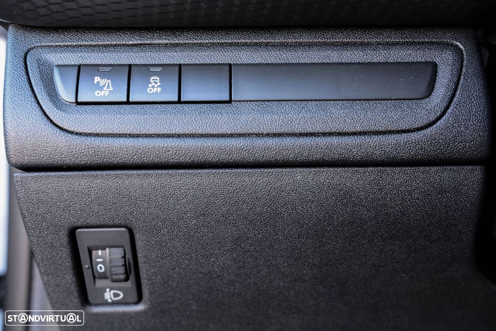 Peugeot 2008 1.5 BlueHDi Signature - 26