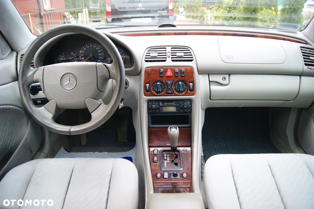 Mercedes-Benz CLK - 16