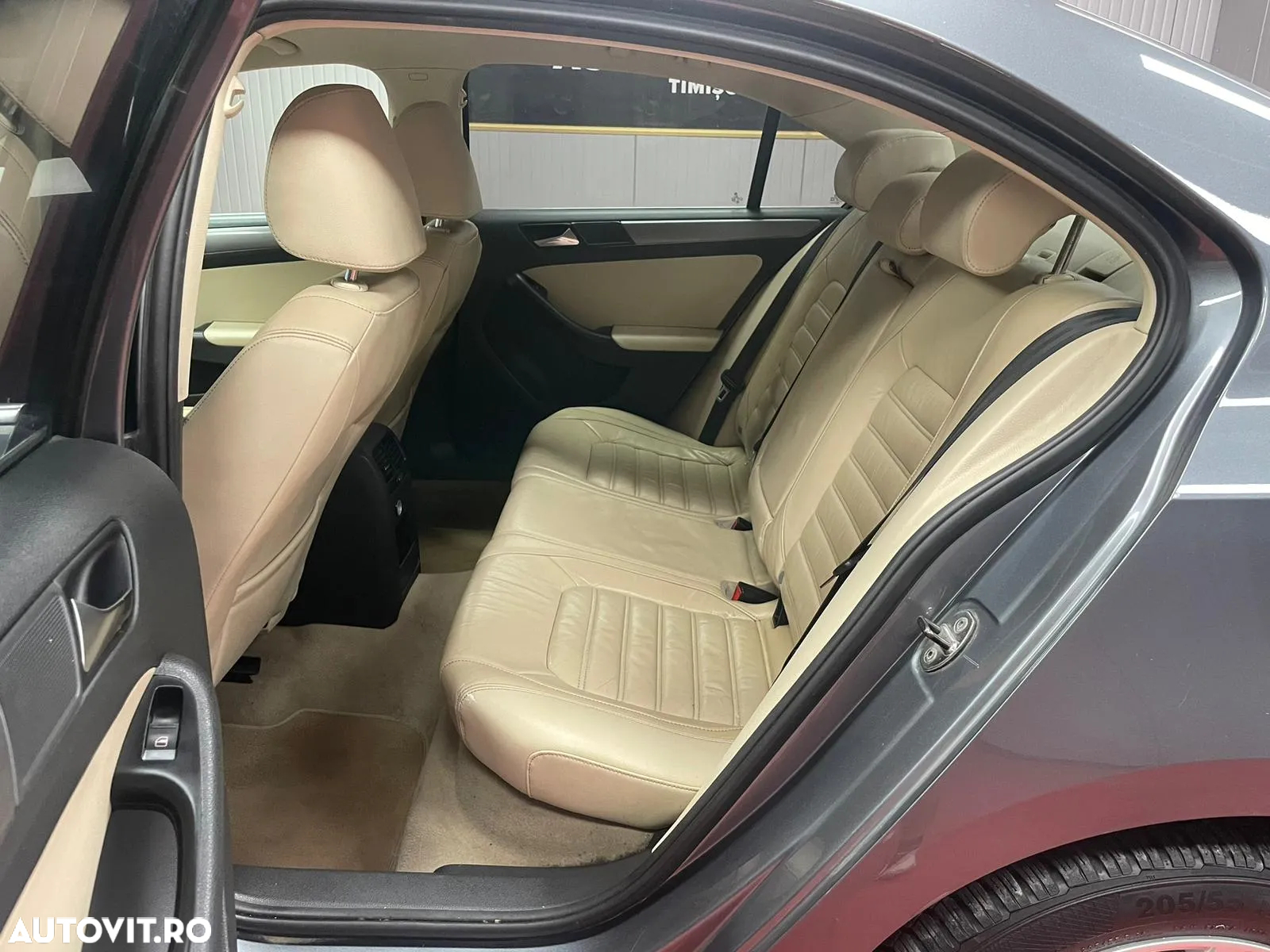 Volkswagen Jetta - 15