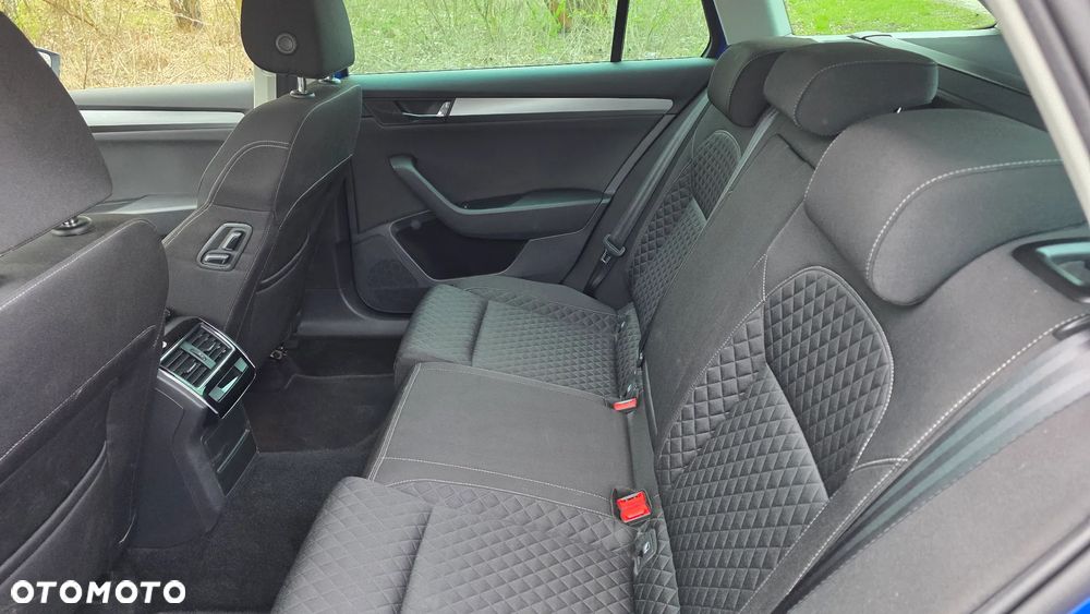 Skoda Superb 2.0 TDI DSG Style - 9