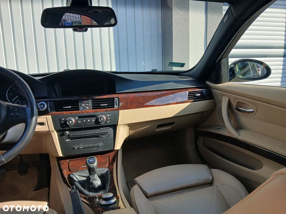 BMW Seria 3 325d - 32