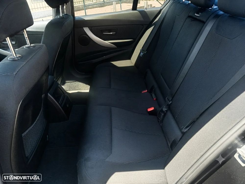 BMW 320 d Advantage Auto - 13