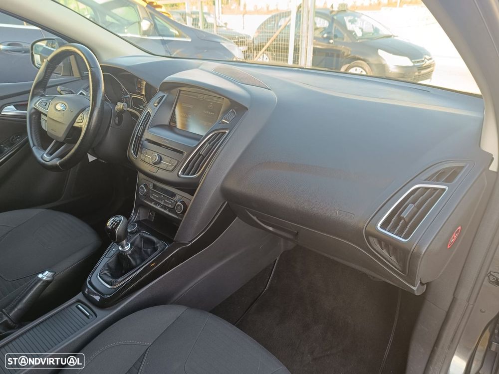Ford Focus 1.0 SCTi ST-Line - 12