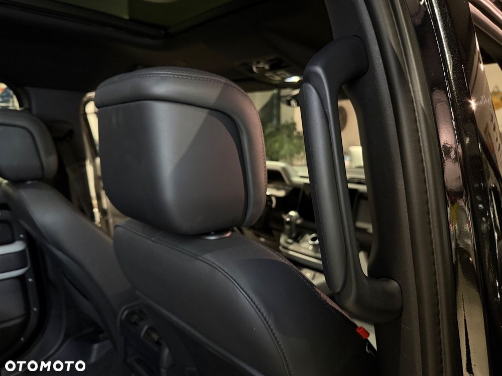 Land Rover Defender 3.0 D300 mHEV HSE - 24