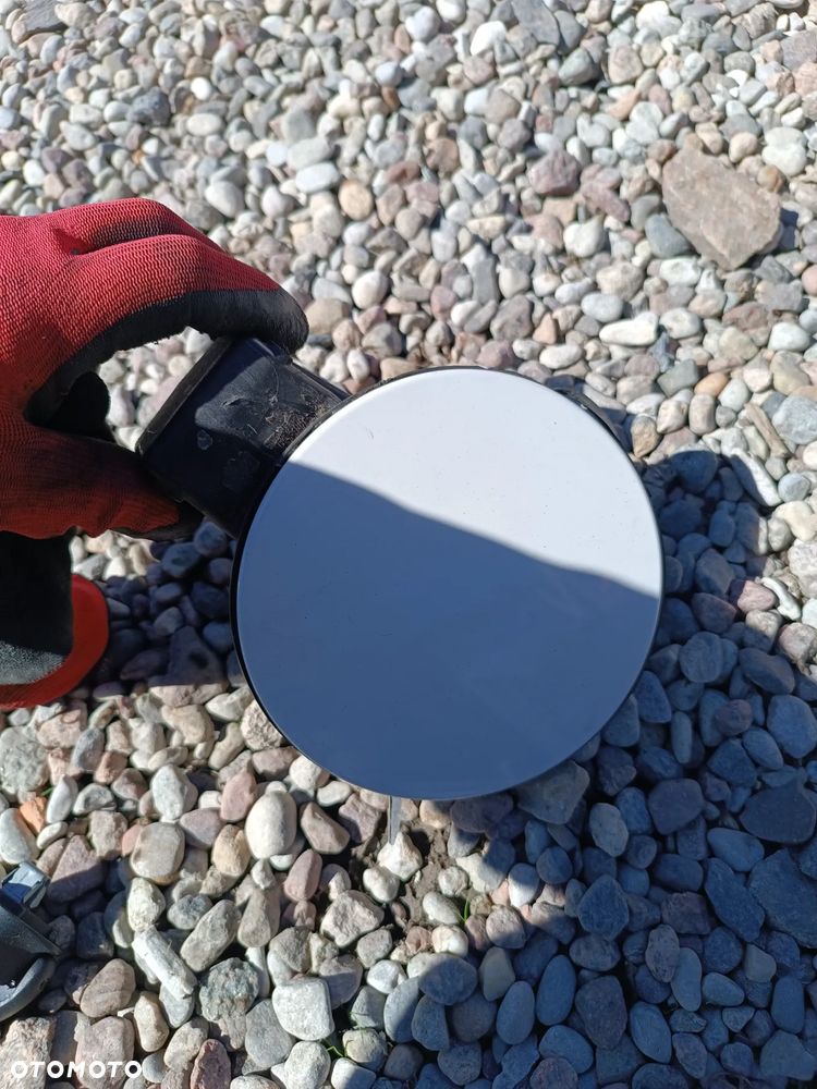 VW Scirocco KLAPKA WLEWU PALIWA DIESEL BIAŁA - 1