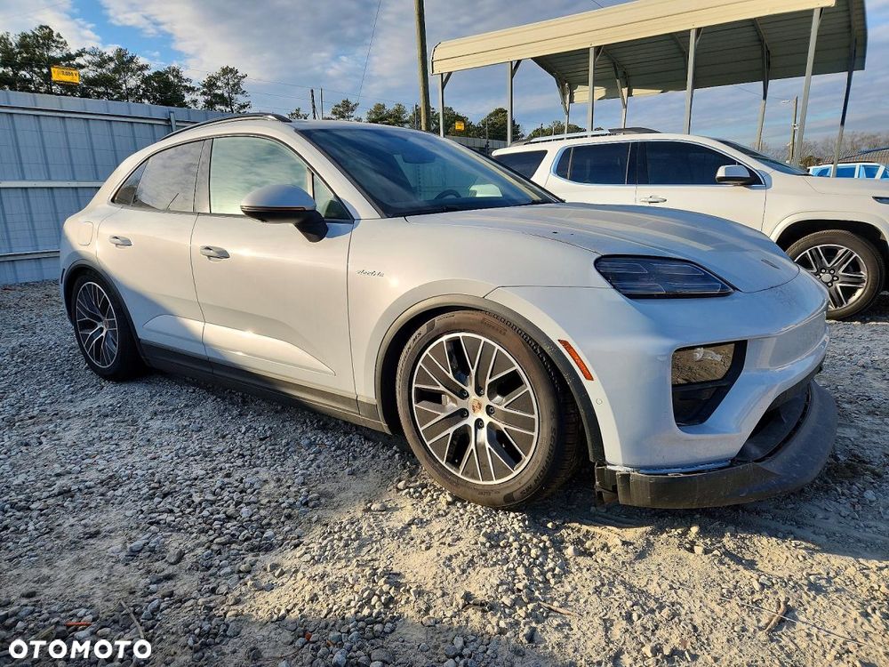 Porsche Macan - 4