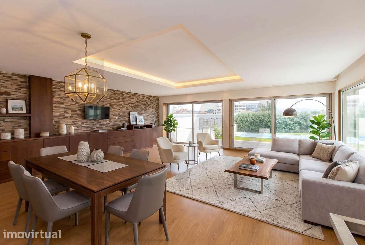 Moradia T3 com 3 suítes, piscina e jardim, em Valadares, Vila Nova de - Grande imagem: 2/34