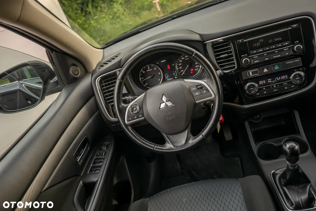 Mitsubishi Outlander 2.2 DI-D 4WD Instyle - 31
