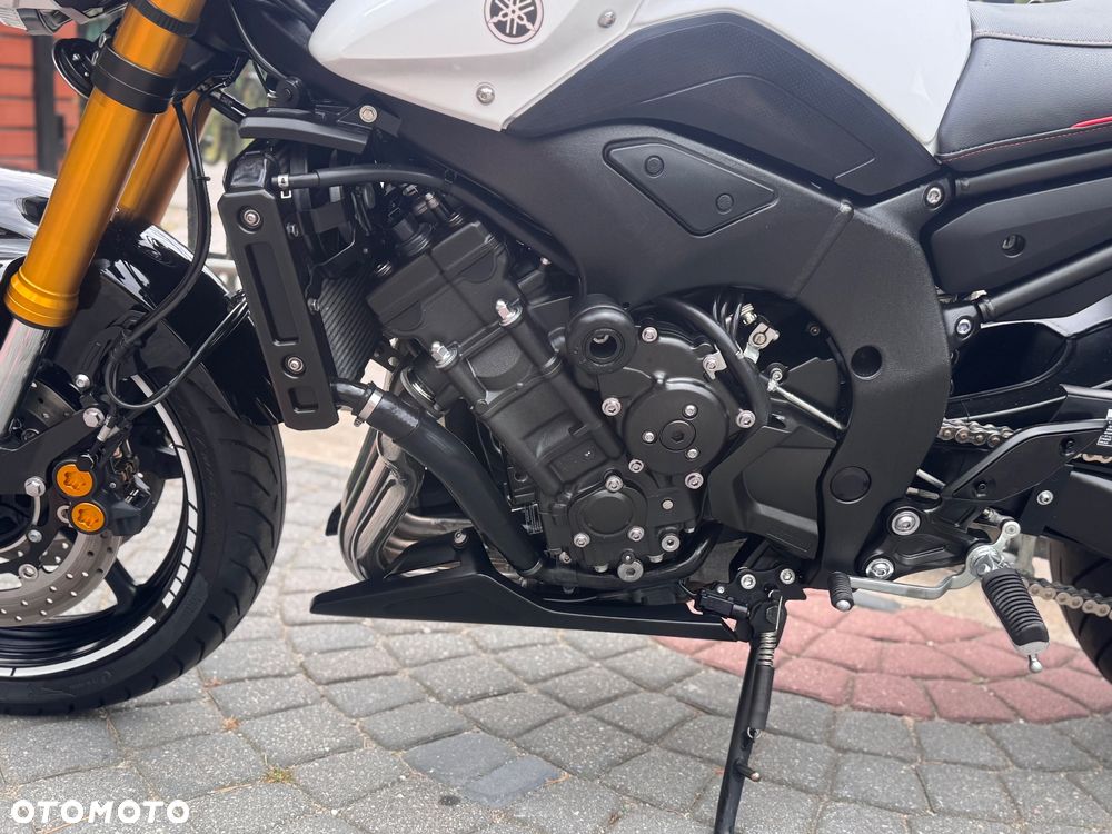 Yamaha FZ8 - 16