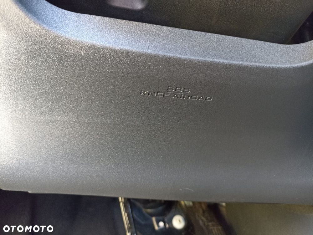 Toyota Auris 1.8 HSD Sol - 28