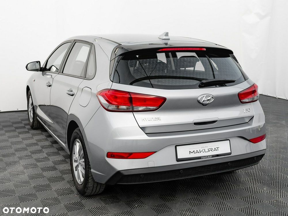 Hyundai i30 1.5 DPI Classic + - 5