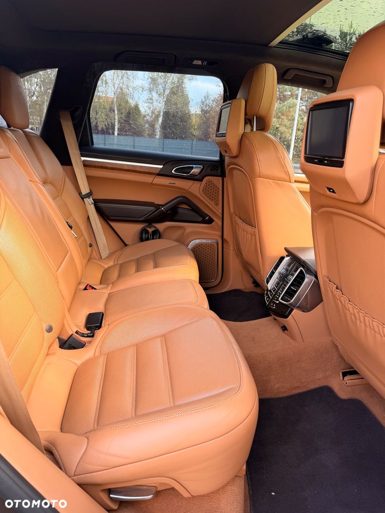 Porsche Cayenne - 38