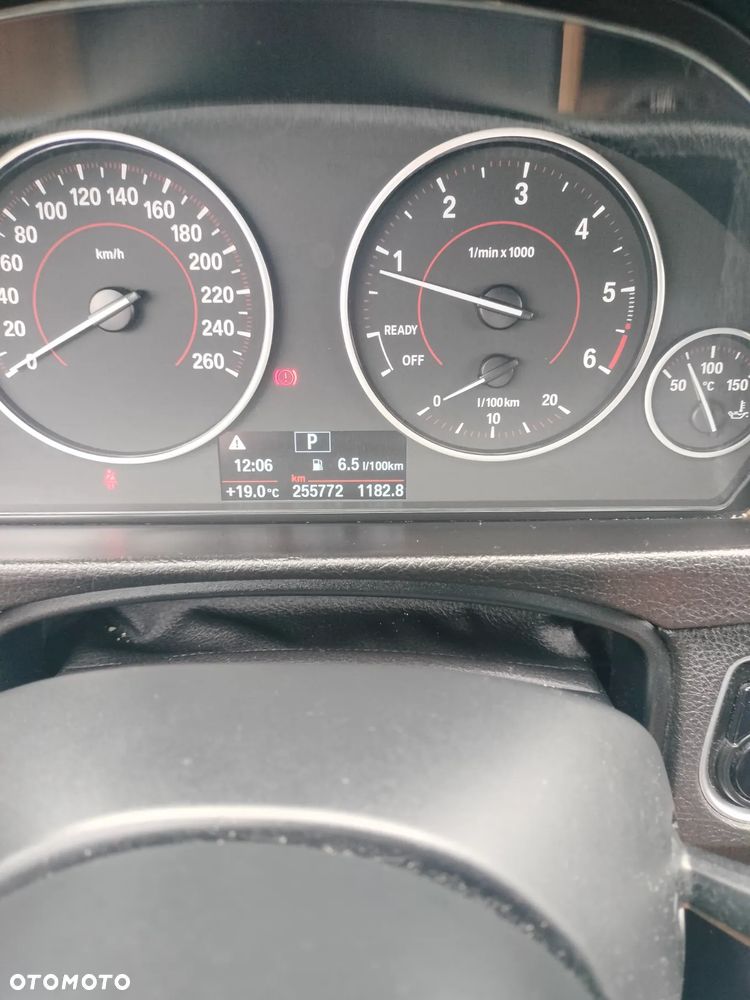 BMW Seria 3 320d Efficient Dynamics Sport Line sport - 9