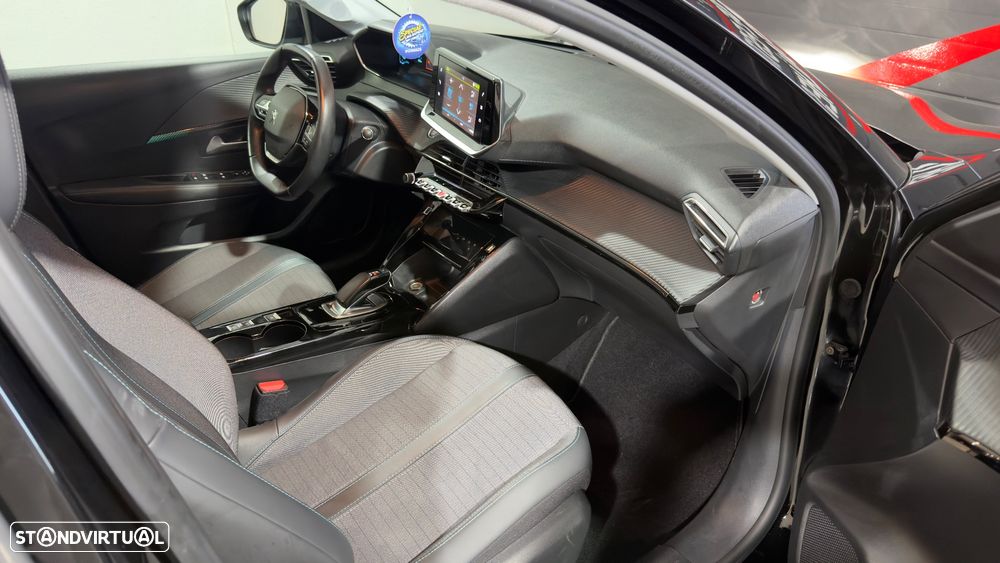 Peugeot e-208 Allure - 13