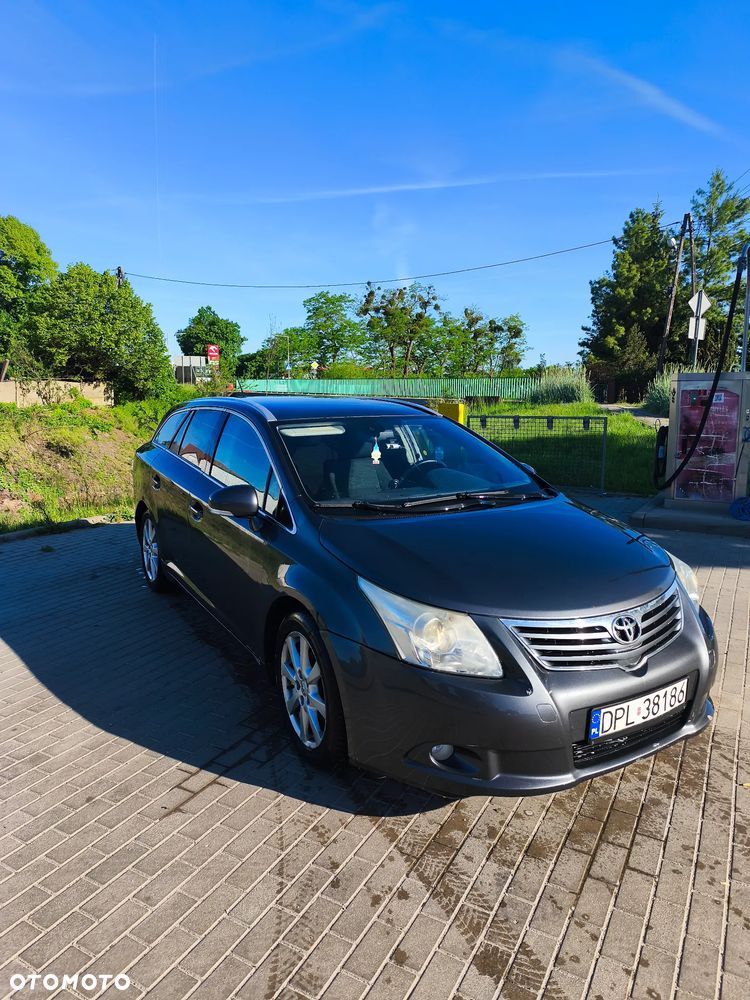 Toyota Avensis 2.0 D-4D - 1